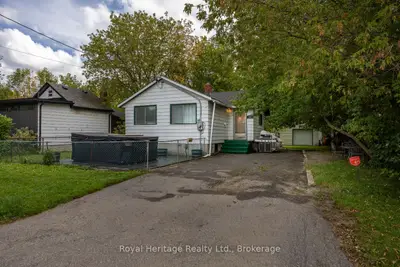 207 Valencia Road, Oshawa, On L1j 1p2