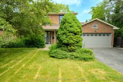 172 Lawson Road, Toronto, On M1c 2j4