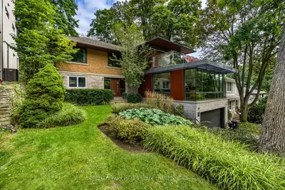 16 Fallingbrook Wood, Toronto, On M1n 1b8