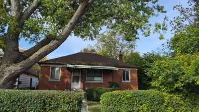 228 South Woodrow Boulevard, Toronto, On M1n 3l9