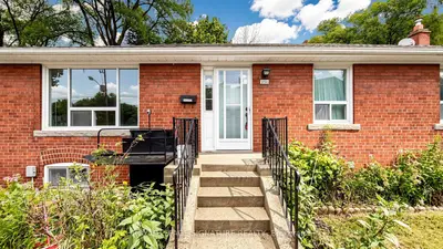 256 Ferris Road, Toronto, On M4b 1h6