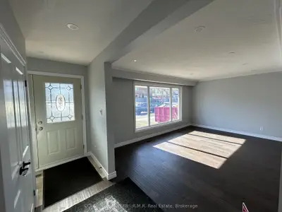 125 Cabot Street Main, Oshawa, On L1j 5r8