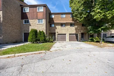 21 Rockwood Drive 4, Toronto, On M1m 3m9
