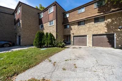 21 Rockwood Drive 4, Toronto, On M1m 3m9