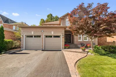 11 Mcneilage Court, Ajax, On L1t 3z5