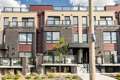 155 Tapscott Road 22, Toronto, On M1b 0e8