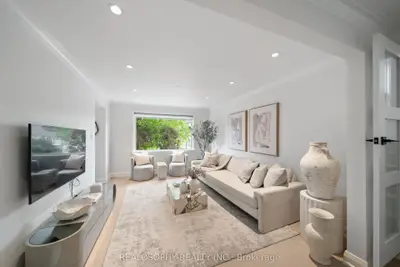 69 Squires Avenue, Toronto, On M4b 2r7