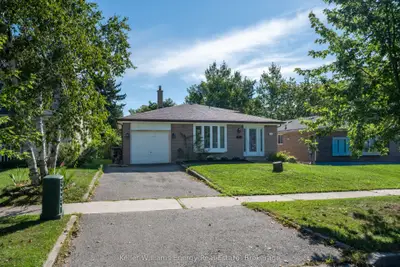 162 Merkley Square, Toronto, On M1g 2y8