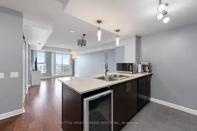 25 Town Centre Court 3203, Toronto, On M1p 0b4