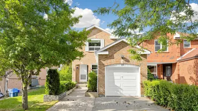 18 Tipton Crescent, Ajax, On L1t 2l1