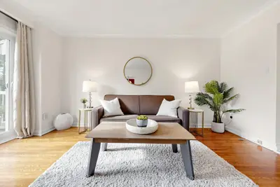 96b Laurel Avenue, Toronto, On M1k 3j9