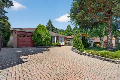 16 Earswick Drive, Toronto, On M1e 1c6
