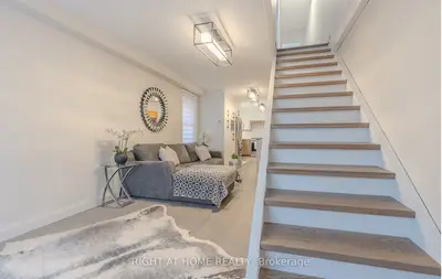 15 Hamstead Avenue, Toronto, On M4c 2s3