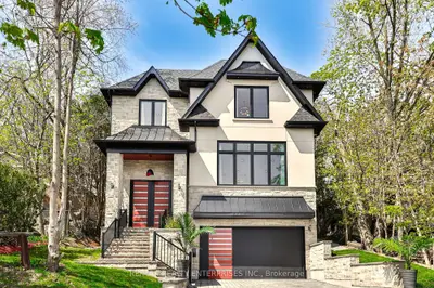 700 Hillcrest Road, Pickering, On L1w 2p1