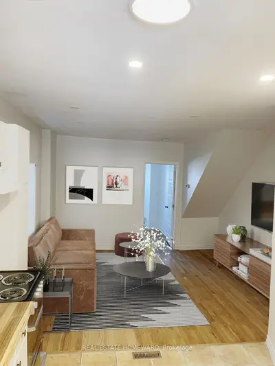 1191 Woodbine Avenue, Toronto, On M4c 4e1