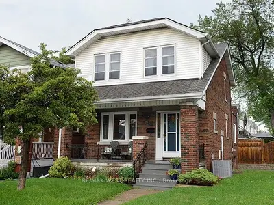 811 Coxwell Avenue, Toronto, On M4c 3e5