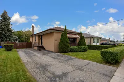 1331 Sharbot Street, Oshawa, On L1j 1k1