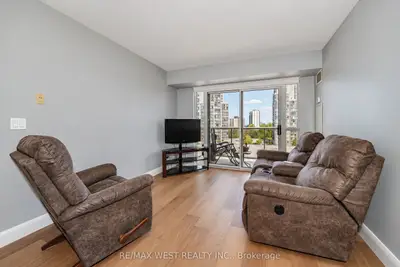 3650 Kingston Road 801, Toronto, On M1m 3x9