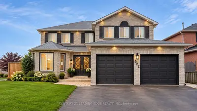 922 Snowbird Street, Oshawa, On L1j 8j8