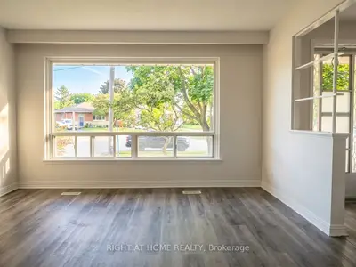 58 Deanvar Avenue, Toronto, On M1r 2n3
