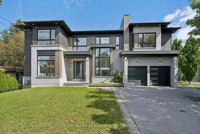 21 Montgomery Avenue, Whitby, On L1m 1a9