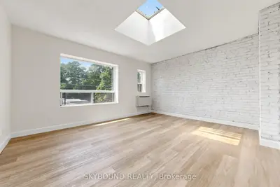 131 Wineva Avenue G, Toronto, On M4e 2t3