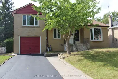 32 Lauralynn Crescent, Toronto, On M1s 2h5
