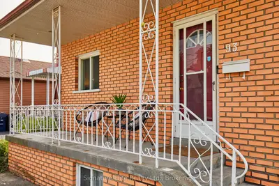 93 Pinegrove Avenue, Toronto, On M1n 2g3