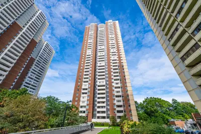 3 Massey Square 1903, Toronto, On M4c 5l5