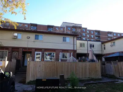 255 Porter Street 2, Oshawa, On L1j 1n3