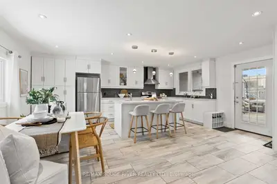 131 John Street E Upper, Whitby, On L1n 2t4