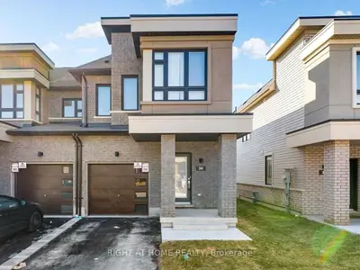 30 Caspian Square, Clarington, On L1c 7g3