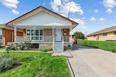 8 Amethyst Road, Toronto, On M1t 2e7