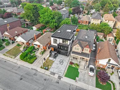 147 Durant Avenue, Toronto, On M4j 4w4