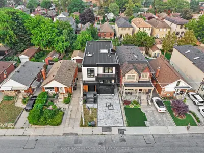 147 Durant Avenue, Toronto, On M4j 4w4