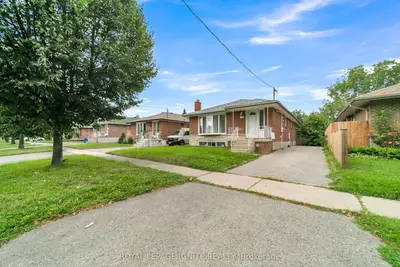117 Cabot Street Bsmt, Oshawa, On L1j 5r8