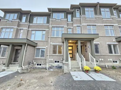 919 Crowsnest Hollow, Pickering, On L1x 0p4