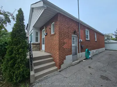 45 Norlong Boulevard Main, Toronto, On M4c 3w8