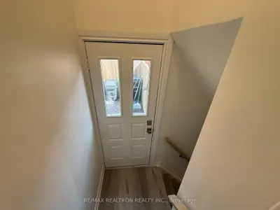30 Japonica Road Basement, Toronto, On M1r 4s2