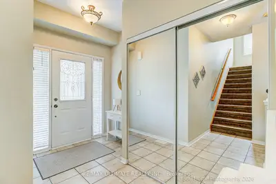 53 Wilshire Drive, Whitby, On L1m 2h2