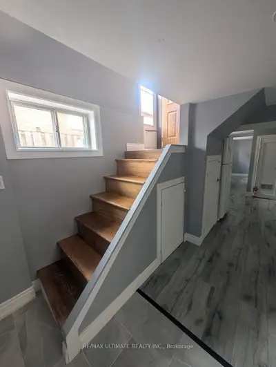 251 College Avenue Basement, Oshawa, On L1j 1r6