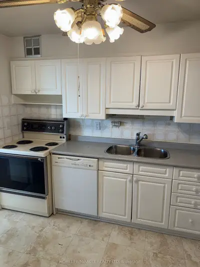 120 Dundalk Drive Ph9, Toronto, On M1p 4v9
