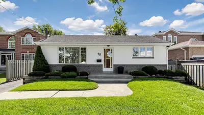 35 Southlawn Drive, Toronto, On M1s 1h9