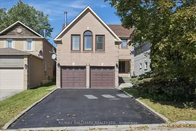 32 Valley Centre Drive, Toronto, On M1x 1l3