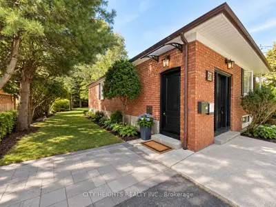 20 Minnacote Avenue #2 Lower, Toronto, On M1e 4b3