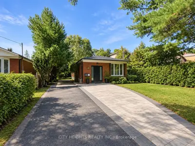 20 Minnacote Avenue #2 Lower, Toronto, On M1e 4b3