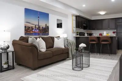 78 Abela Lane 3, Ajax, On L1t 0c1