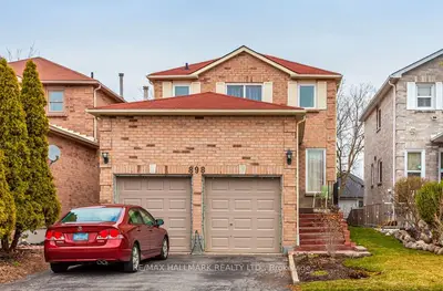 898 Rambleberry Avenue Lower, Pickering, On L1v 5x9