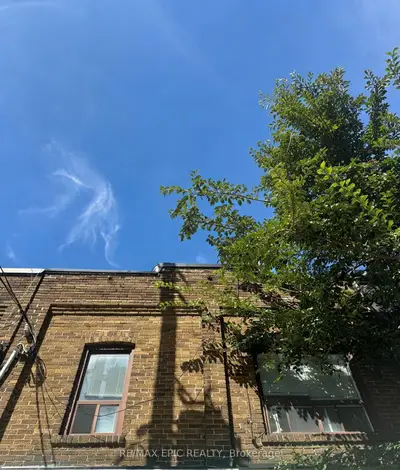 1044 Kingston Road Upper/2nd Floor, Toronto, On M4e 1t4