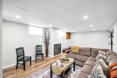 487 Cunningham Avenue, Oshawa, On L1j 3c1